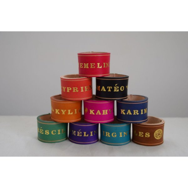 rond de serviette de table personnalis&eacute;