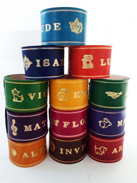 rond de serviette de table personnalis&eacute;